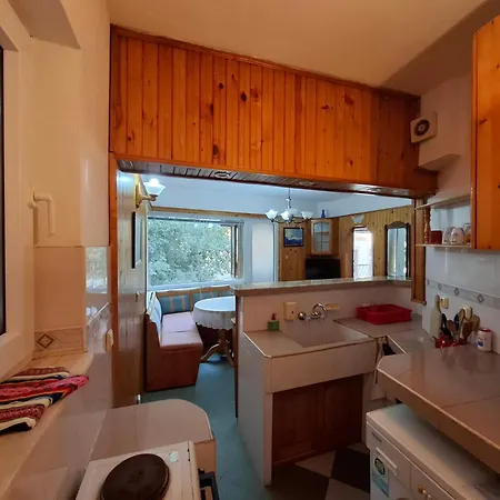 Apartment Odesos *