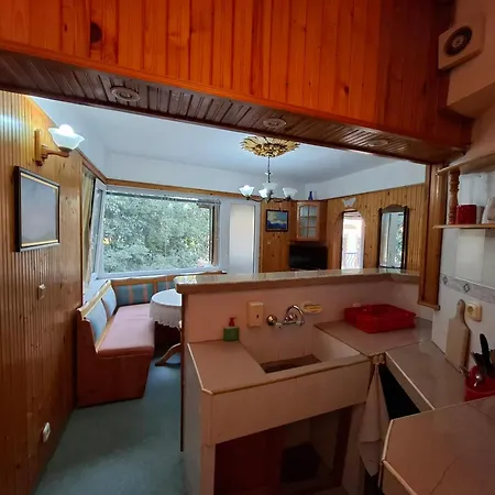 Odesos Апартамент *